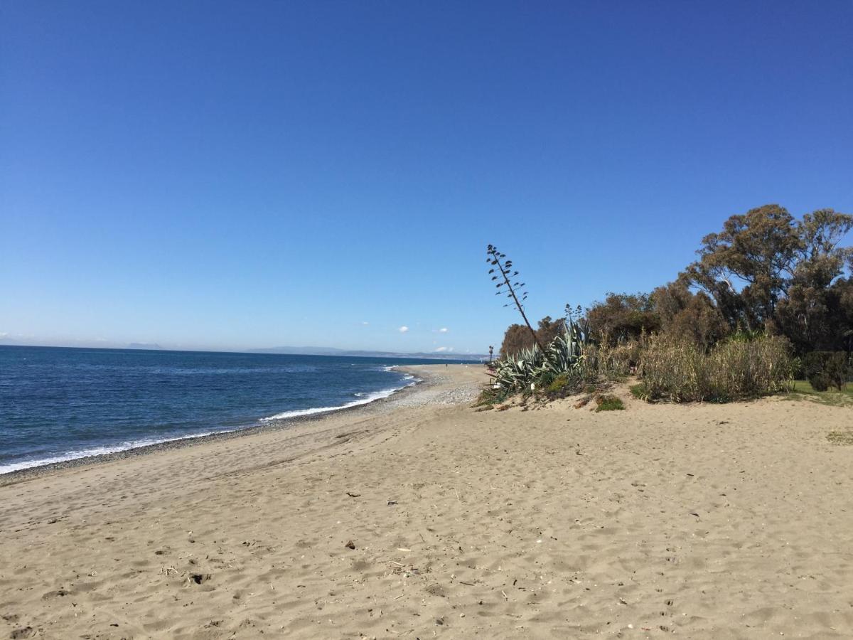 Beachside Естепона Екстериор снимка